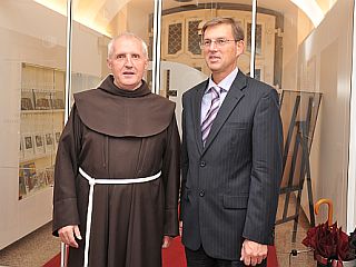 Nadškof Zore in Cerar za reden dialog med državo in Cerkvijo