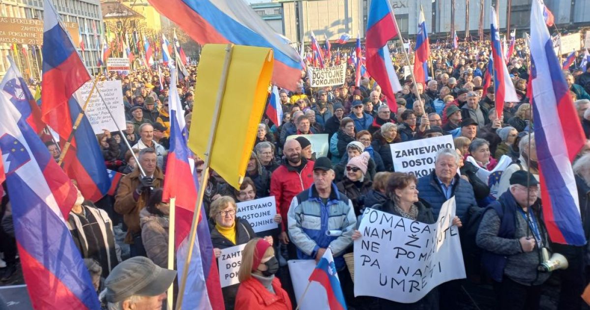 Protesto dos aposentados: “Uma lei sobre a eutanásia? Esqueça-o!” [FOTO]