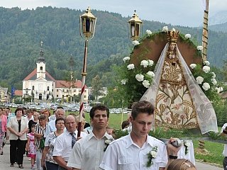 850 let župnije Velesovo